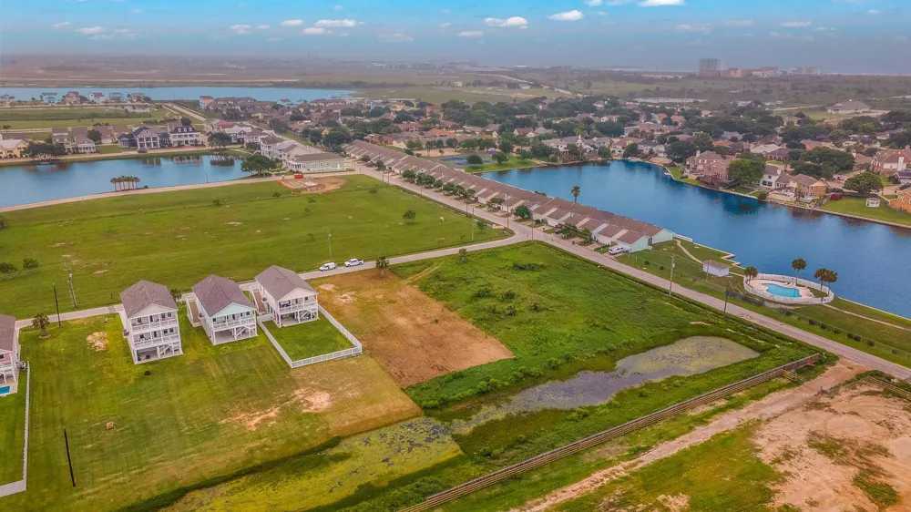 2445 103rd Street Galveston, TX 77554