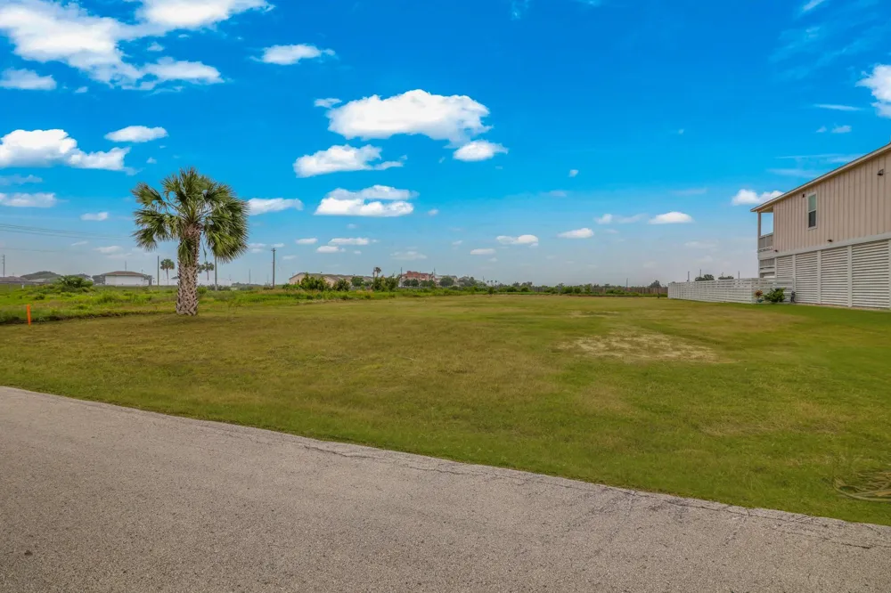 2445 103rd Street Galveston, TX 77554