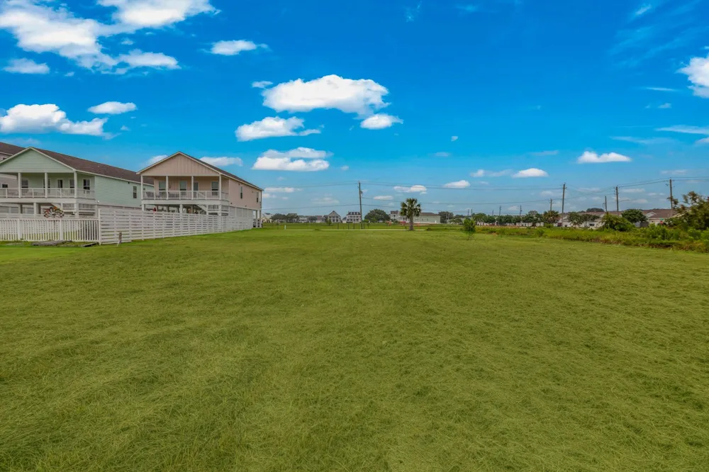 2445 103rd Street Galveston, TX 77554