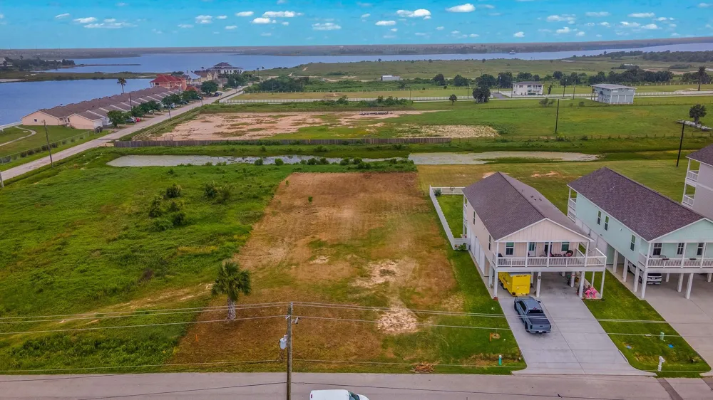 2445 103rd Street Galveston, TX 77554