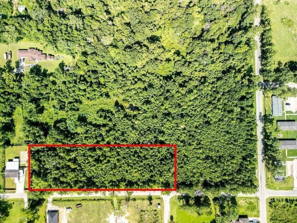 20 Barrett Rd Beaumont, TX 77708