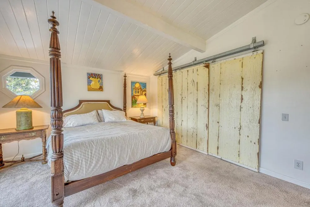 26085 S Carmel Hills Drive Carmel, CA 93923