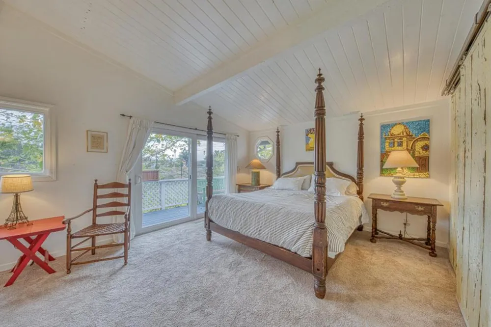 26085 S Carmel Hills Drive Carmel, CA 93923