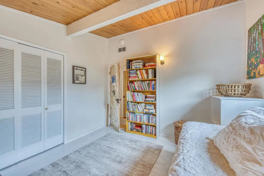 26085 S Carmel Hills Drive Carmel, CA 93923