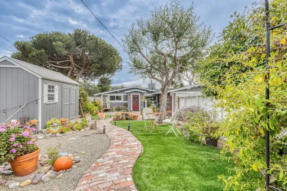 26085 S Carmel Hills Drive Carmel, CA 93923