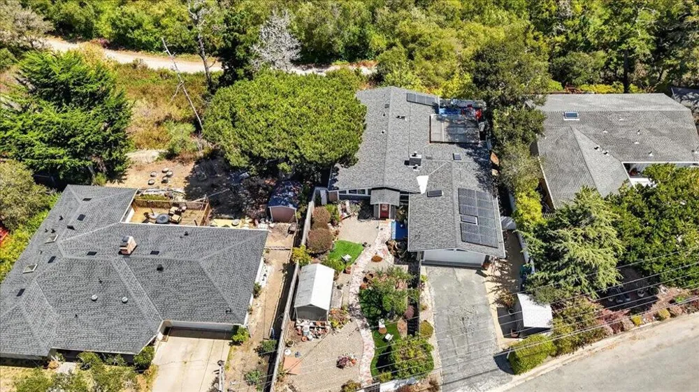 26085 S Carmel Hills Drive Carmel, CA 93923