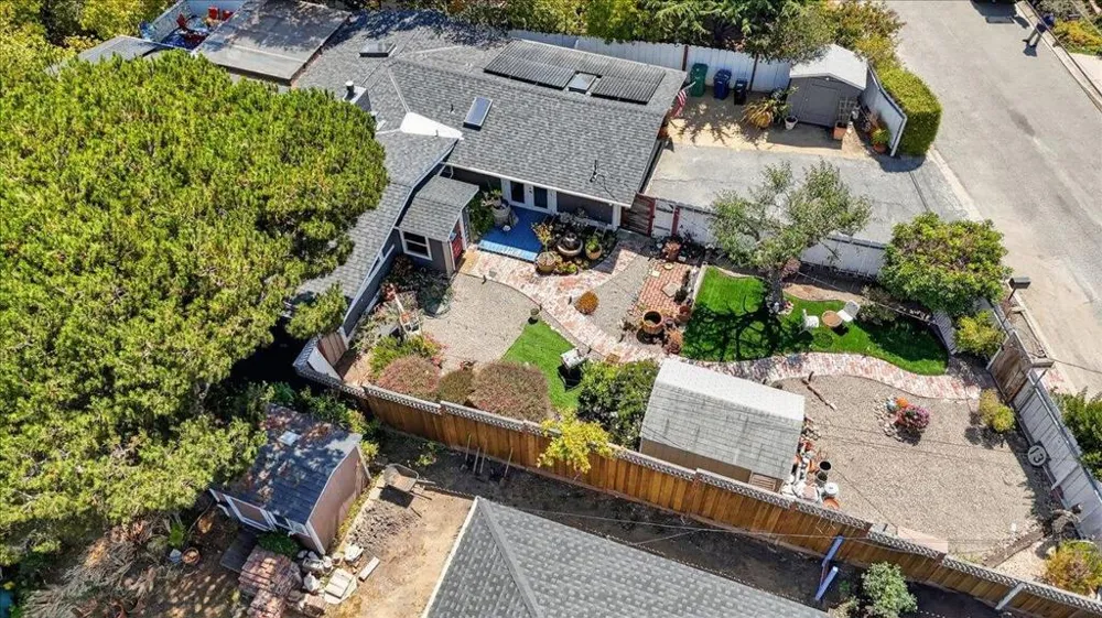 26085 S Carmel Hills Drive Carmel, CA 93923