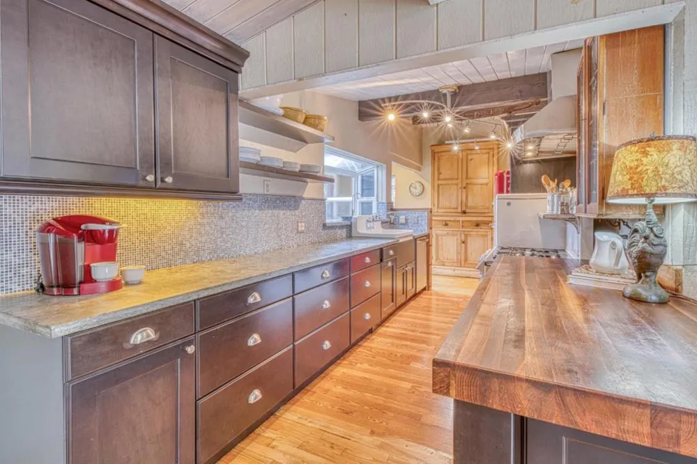 26085 S Carmel Hills Drive Carmel, CA 93923