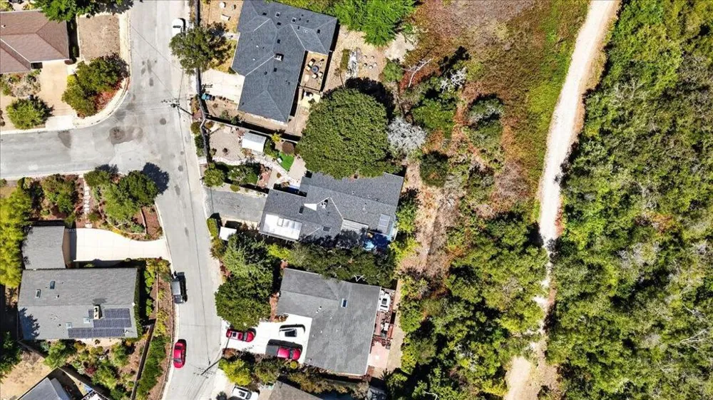 26085 S Carmel Hills Drive Carmel, CA 93923