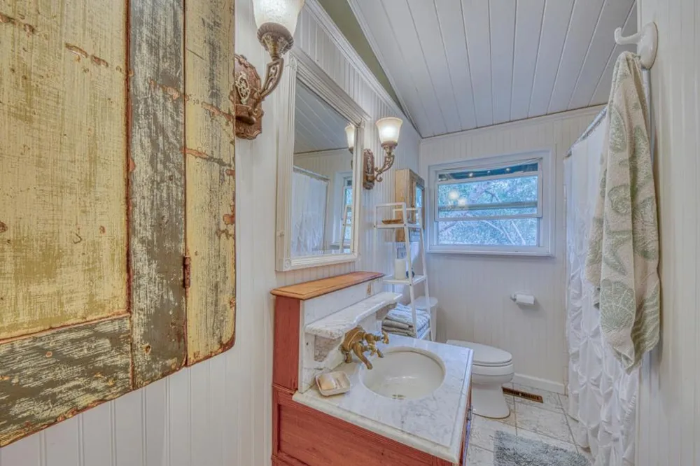 26085 S Carmel Hills Drive Carmel, CA 93923