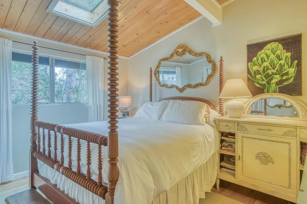 26085 S Carmel Hills Drive Carmel, CA 93923