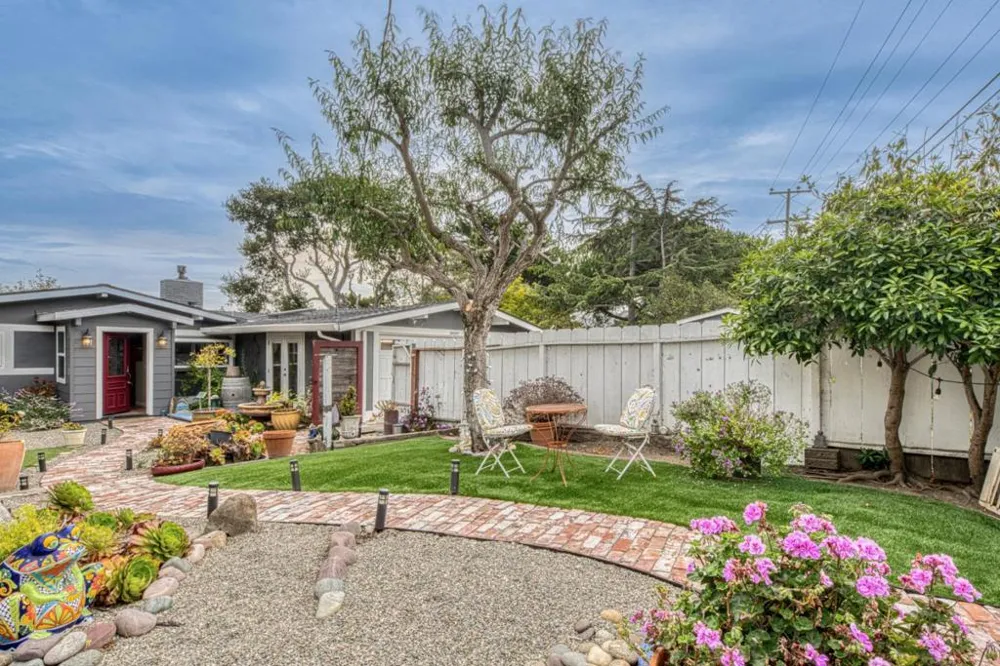 26085 S Carmel Hills Drive Carmel, CA 93923