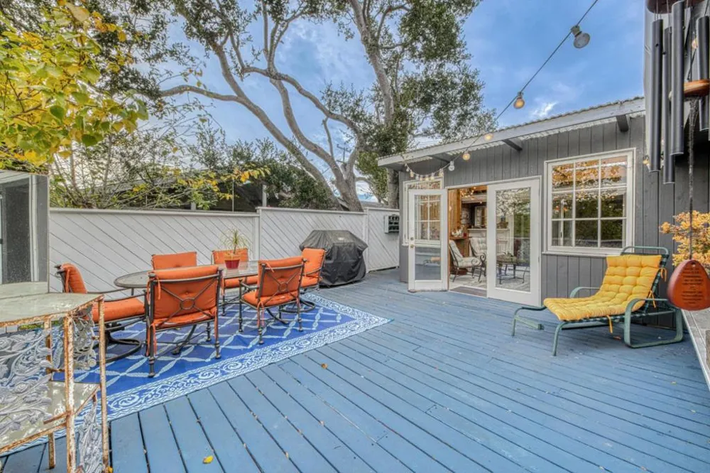26085 S Carmel Hills Drive Carmel, CA 93923