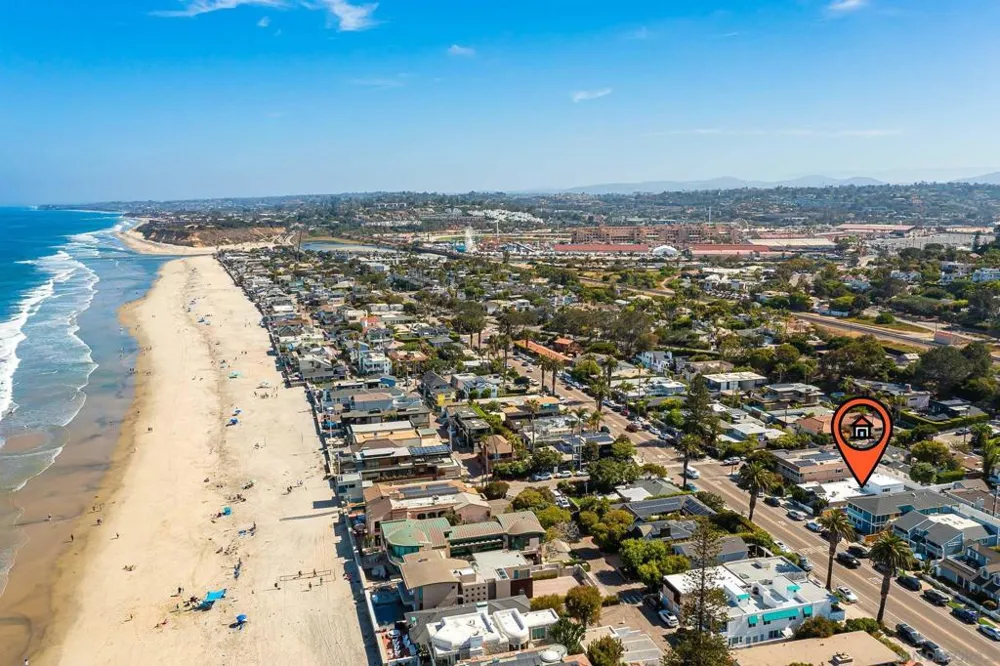 1943 Coast #A Del Mar, CA 92014