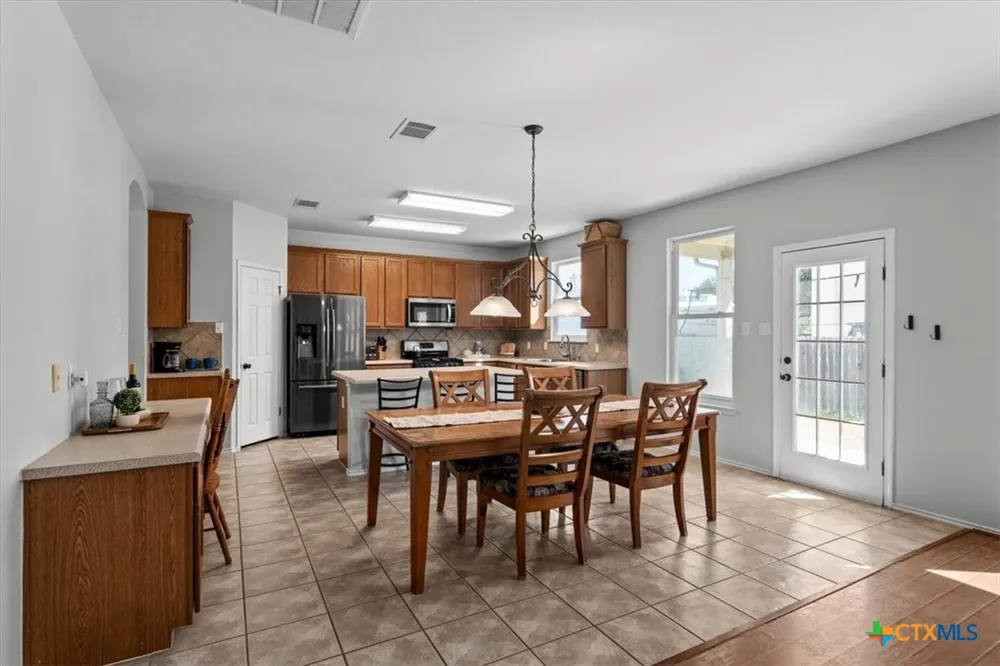 118 Rio Grande Drive Kyle, TX 78640