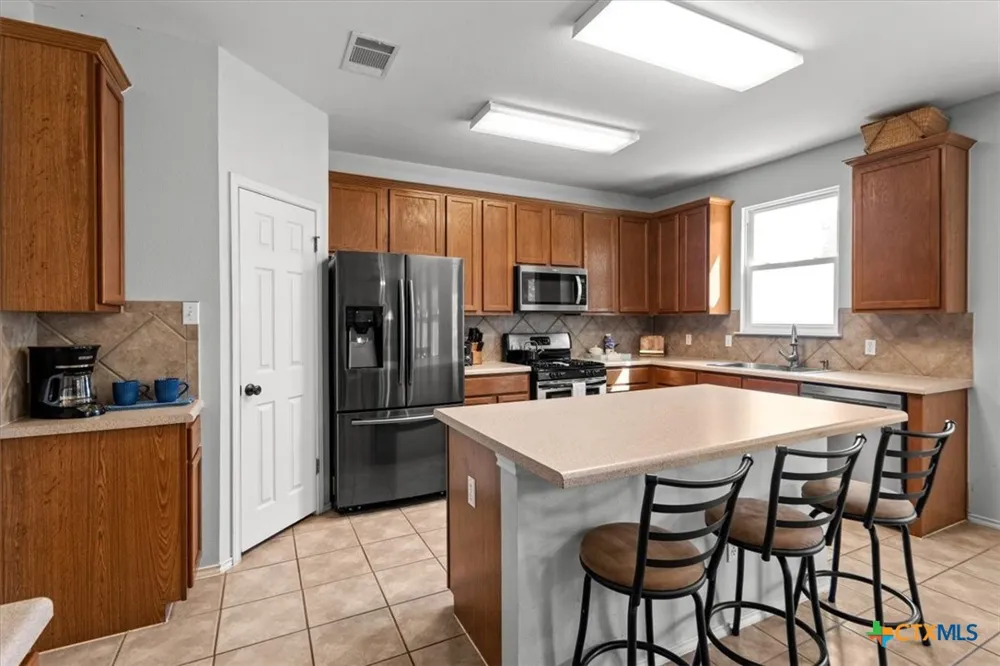 118 Rio Grande Drive Kyle, TX 78640
