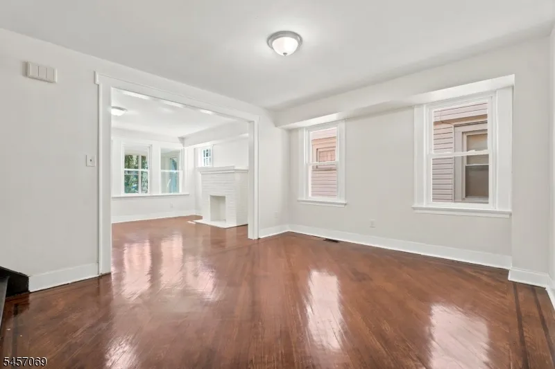 299 Smith St Newark City, NJ 07106