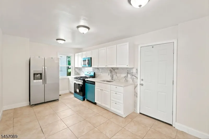 299 Smith St Newark City, NJ 07106