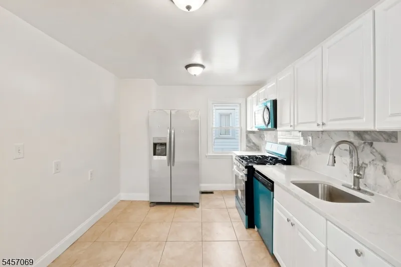 299 Smith St Newark City, NJ 07106