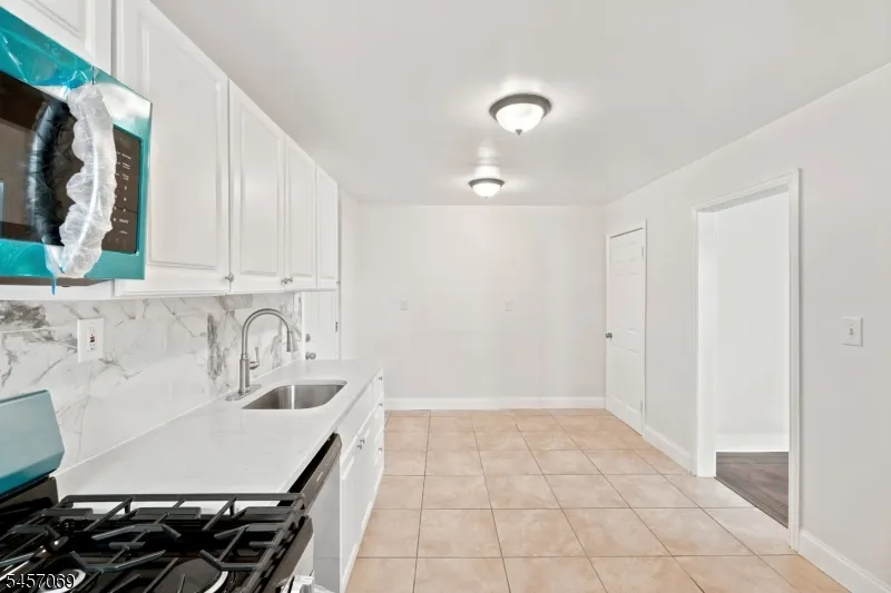 299 Smith St Newark City, NJ 07106