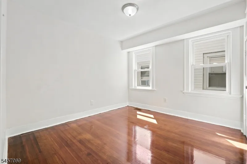 299 Smith St Newark City, NJ 07106