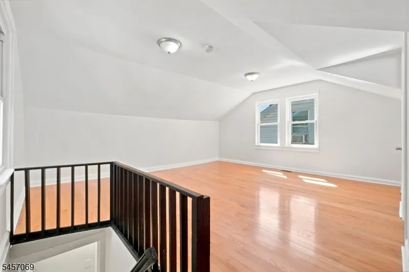 299 Smith St Newark City, NJ 07106