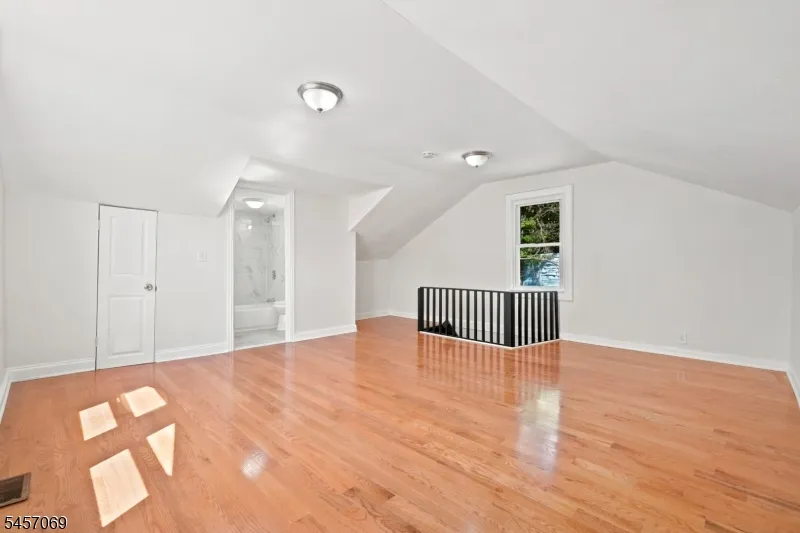 299 Smith St Newark City, NJ 07106
