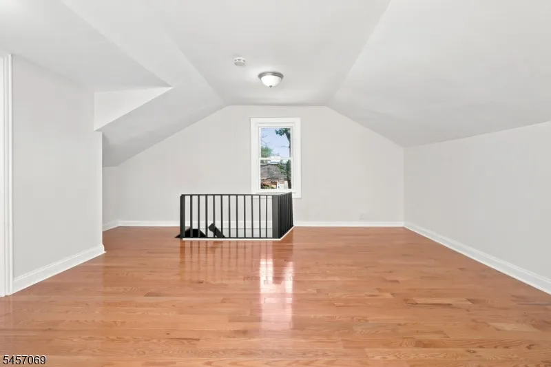 299 Smith St Newark City, NJ 07106