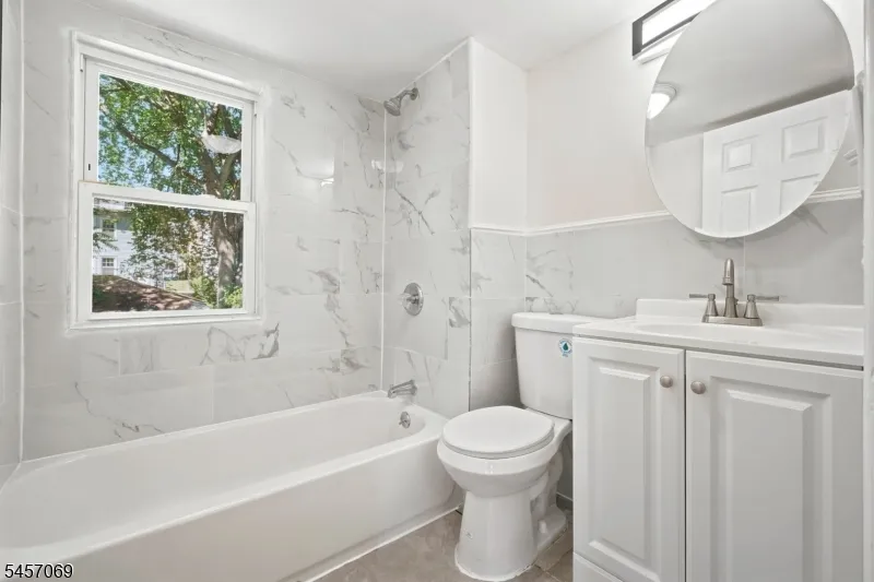 299 Smith St Newark City, NJ 07106