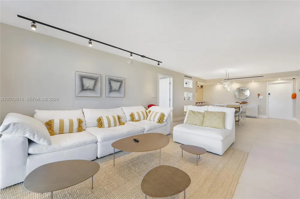 210 Sea View Dr #511 Key Biscayne, FL 33149