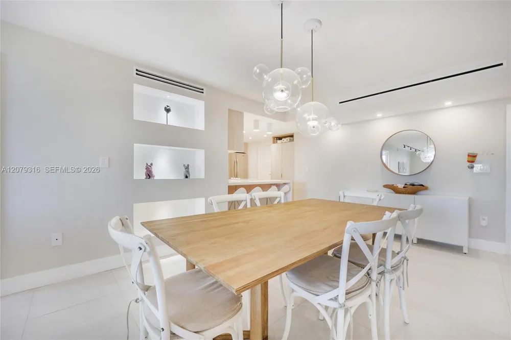 210 Sea View Dr #511 Key Biscayne, FL 33149