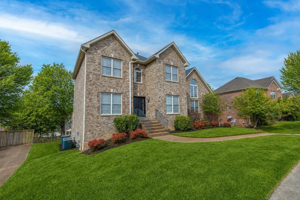 114 Cedar Ridge Ln Hendersonville, TN 37075