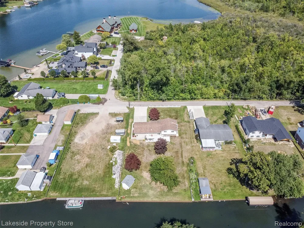 841 Driburg Drive Commerce Charter Township, MI 48390