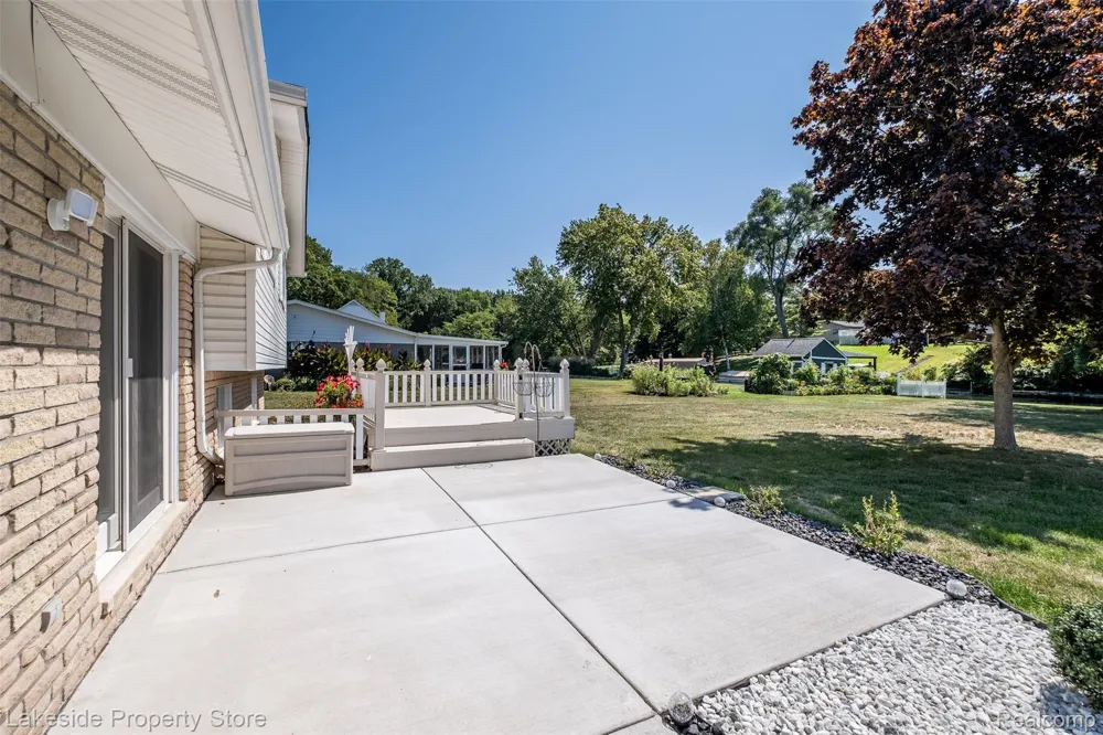 841 Driburg Drive Commerce Charter Township, MI 48390