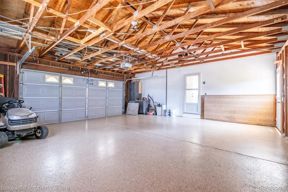 841 Driburg Drive Commerce Charter Township, MI 48390