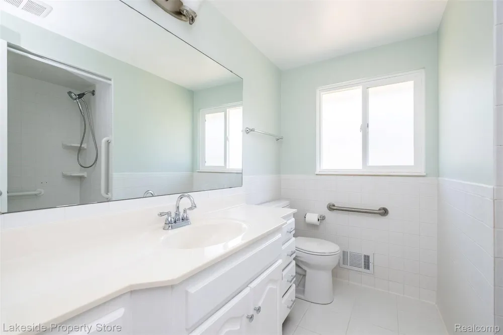 841 Driburg Drive Commerce Charter Township, MI 48390