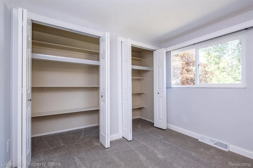 841 Driburg Drive Commerce Charter Township, MI 48390