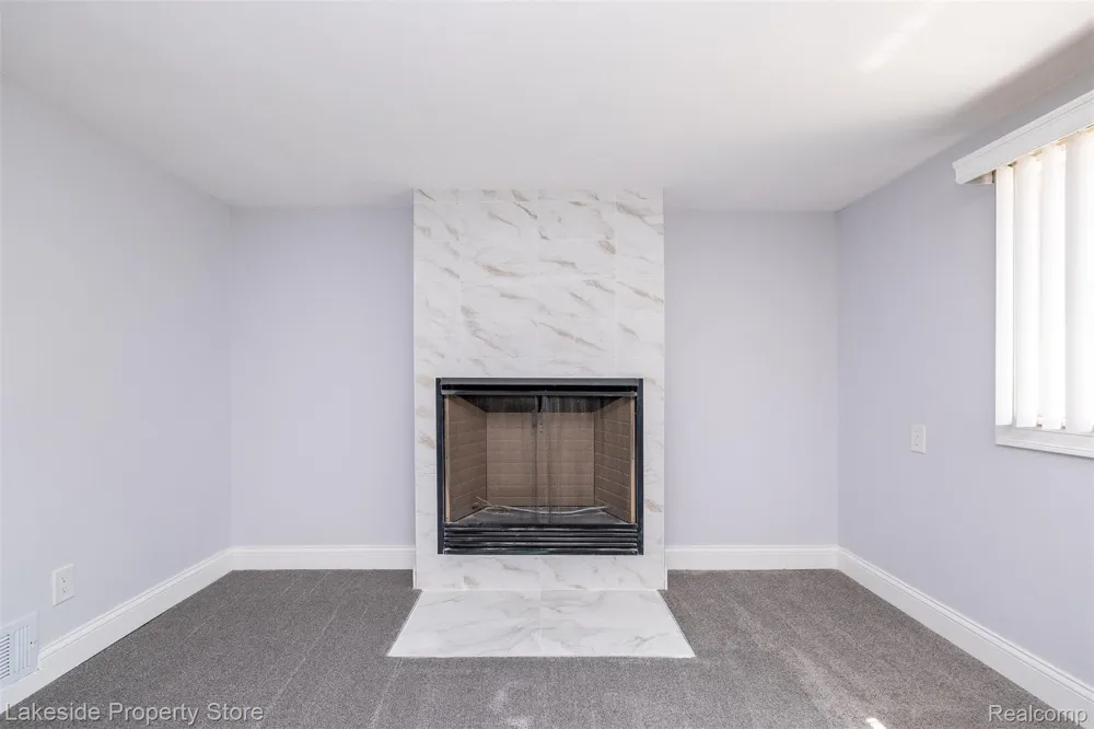 841 Driburg Drive Commerce Charter Township, MI 48390