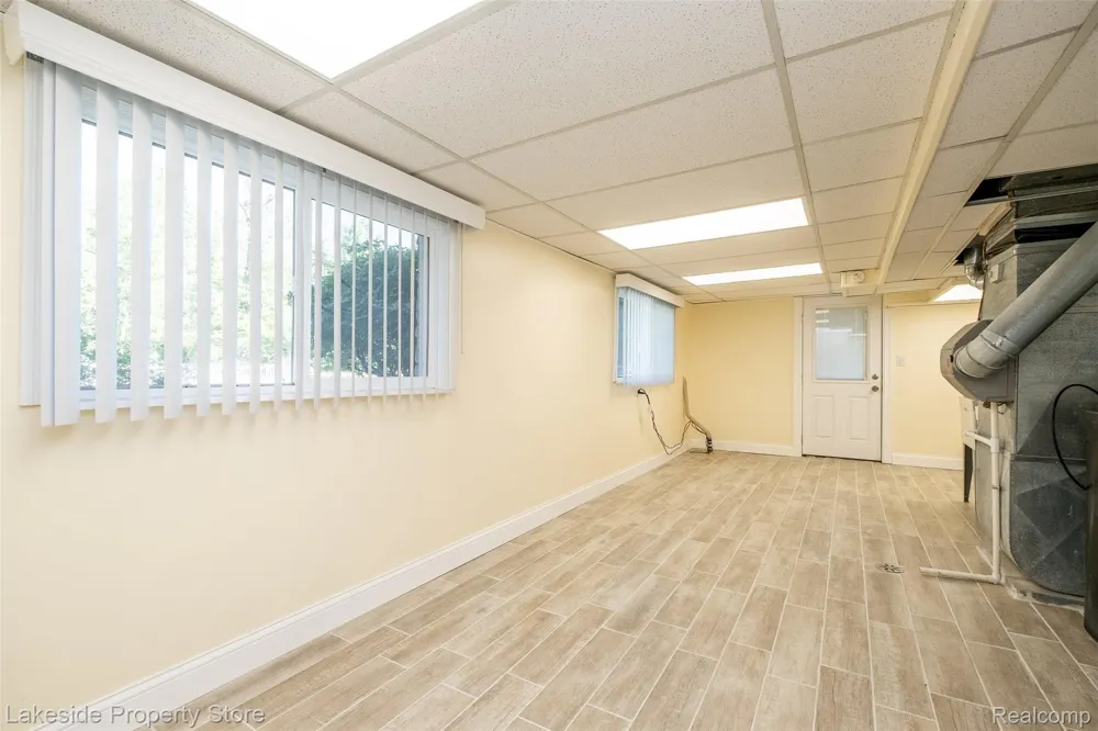 841 Driburg Drive Commerce Charter Township, MI 48390