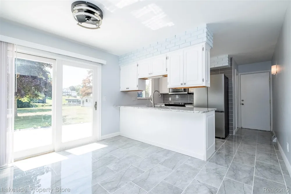 841 Driburg Drive Commerce Charter Township, MI 48390