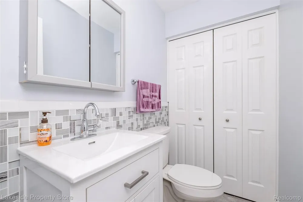 841 Driburg Drive Commerce Charter Township, MI 48390