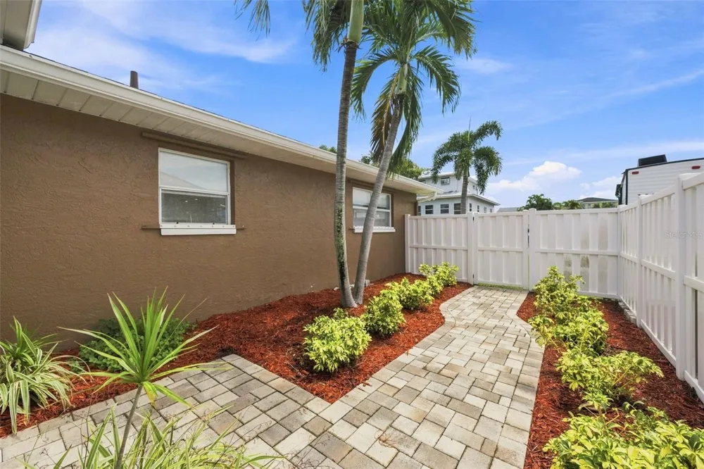 28 WALL TERRACE Redington Shores, FL 33708