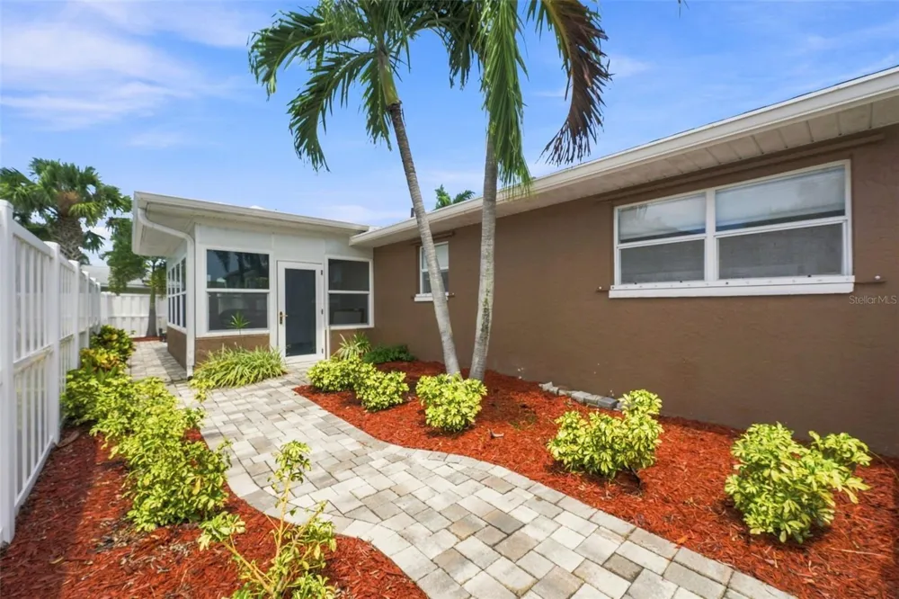 28 WALL TERRACE Redington Shores, FL 33708
