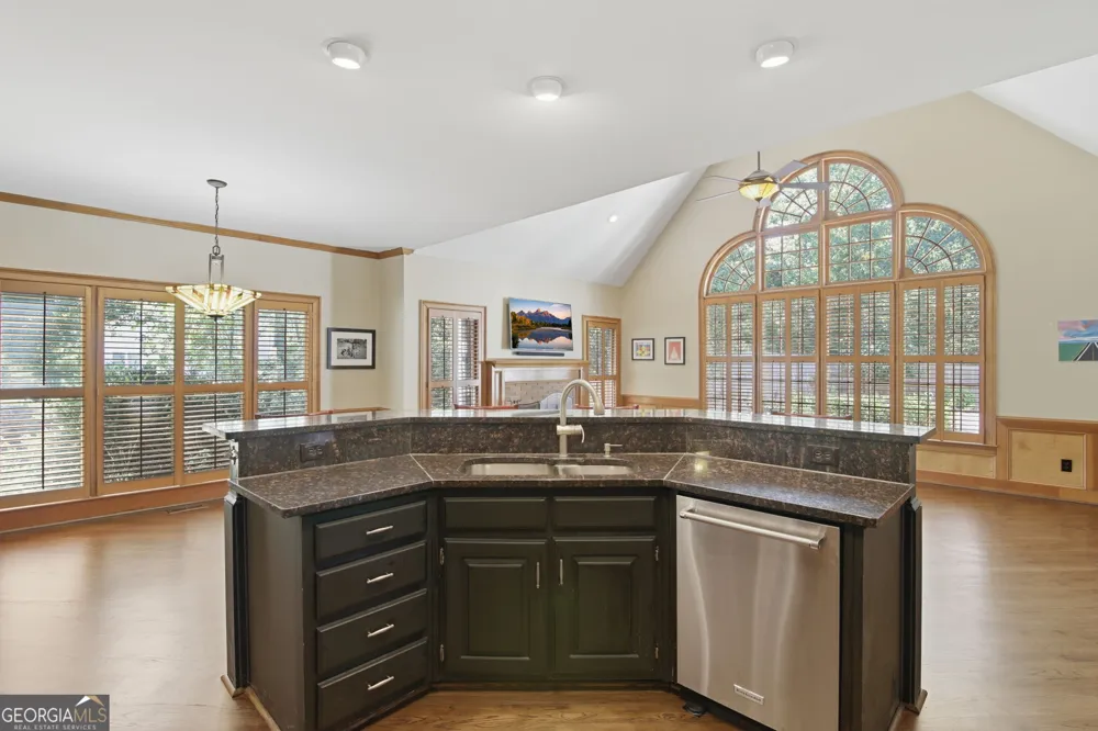 1251 Bridgewater WALK Snellville, GA 30078
