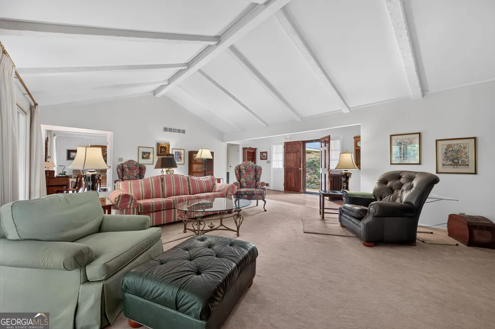 115 Farmstead LN Roswell, GA 30075