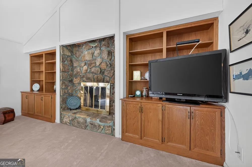 115 Farmstead LN Roswell, GA 30075