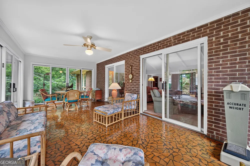 115 Farmstead LN Roswell, GA 30075