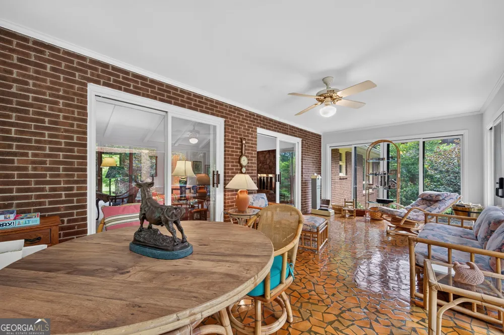 115 Farmstead LN Roswell, GA 30075