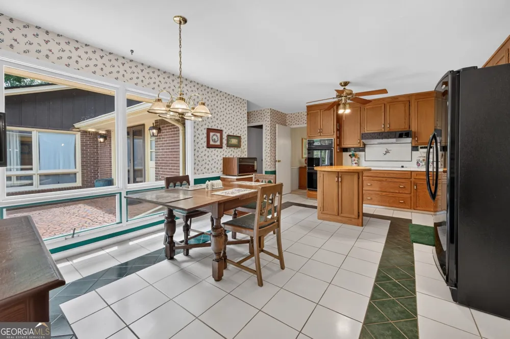 115 Farmstead LN Roswell, GA 30075