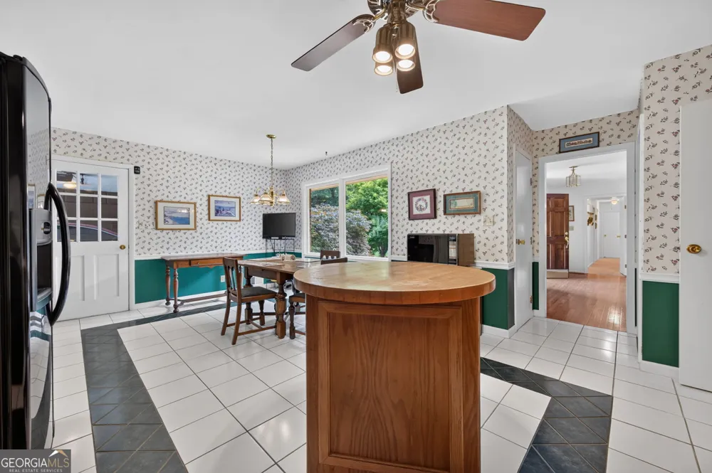 115 Farmstead LN Roswell, GA 30075